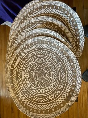 Woven Round Decorative Placemats - Brown & White set of 7